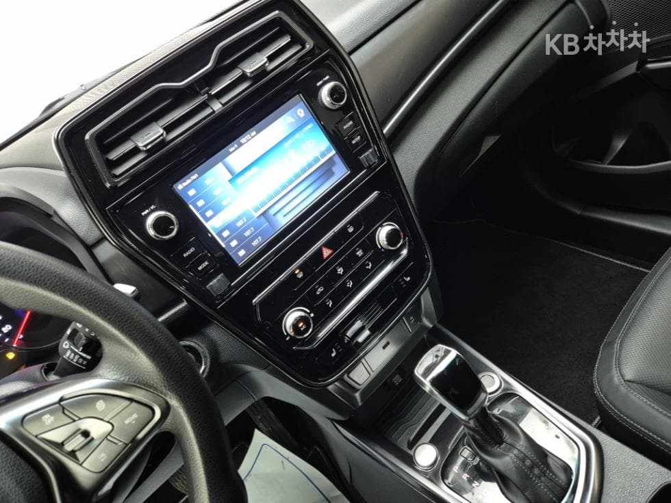 КейДжи Мобилити Very New (фацелит/обновяване) ТиволиДизел V1 2WD Стандартен - 10