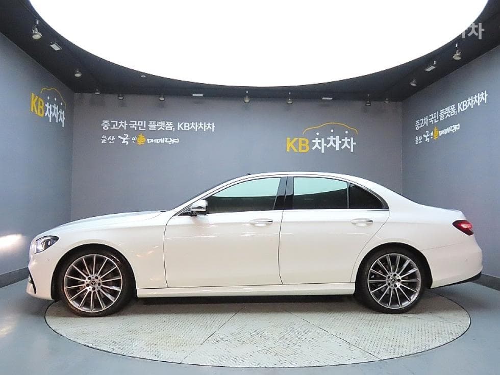Mercedes-Benz E-Клас (W213)E220d 4MATIC AMG Line - 5