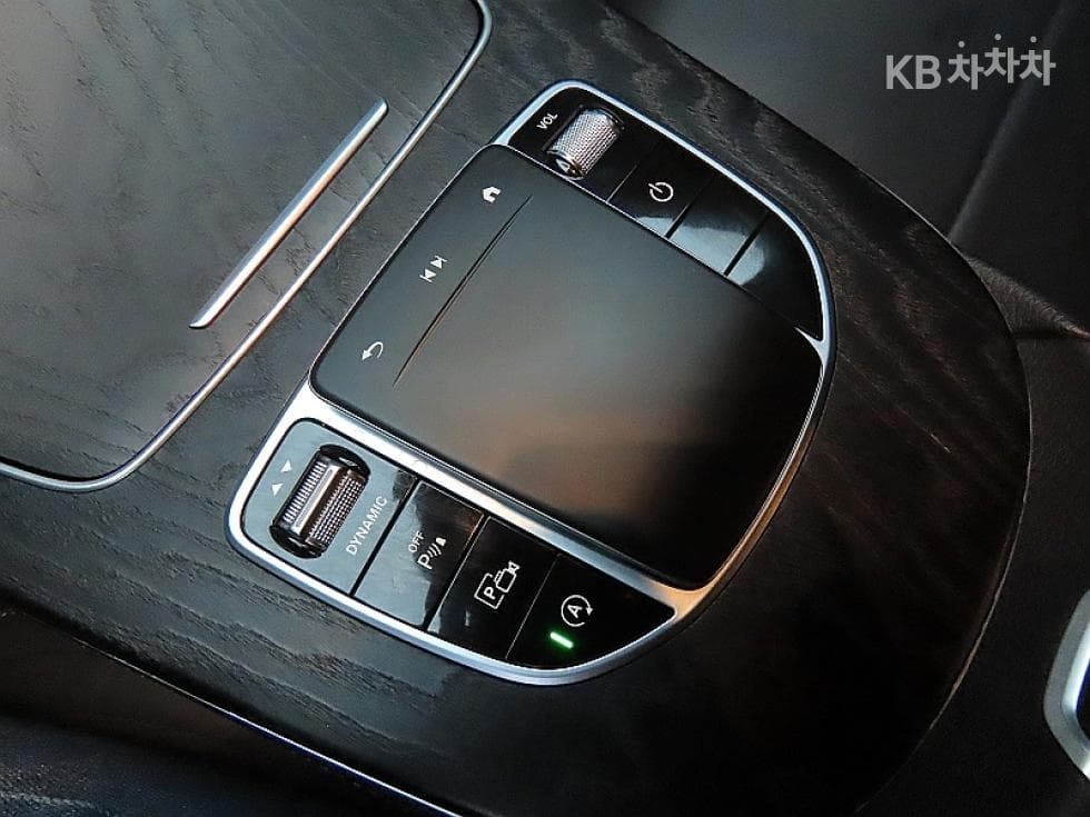 Mercedes-Benz E-Клас (W213)E220d 4MATIC AMG Line - 14