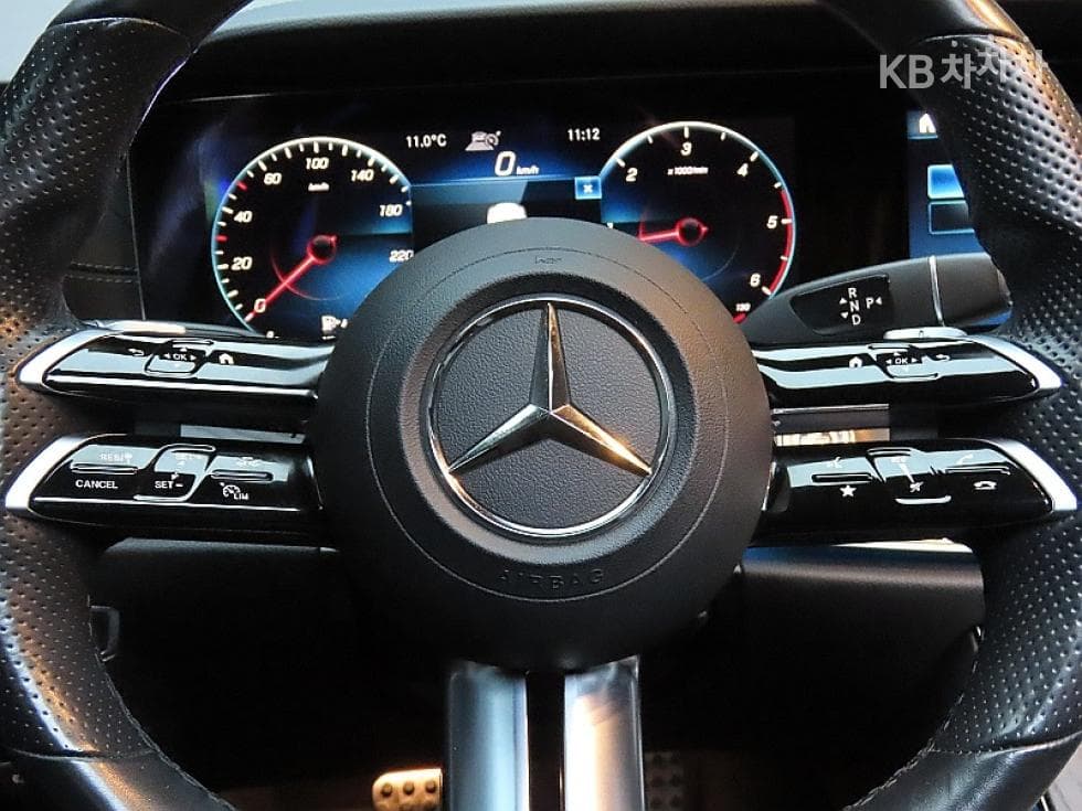 Mercedes-Benz E-Клас (W213)E220d 4MATIC AMG Line - 17