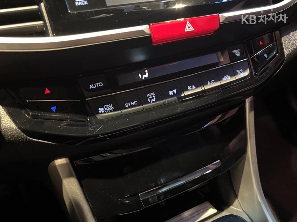 혼다 올New어코드2.4 Sedan 8세대 - 15