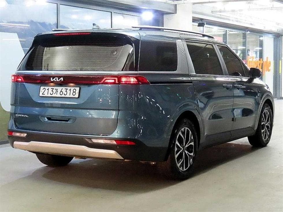 Kia Carnival 4th generationD2.2 9-seater Prestige - 4