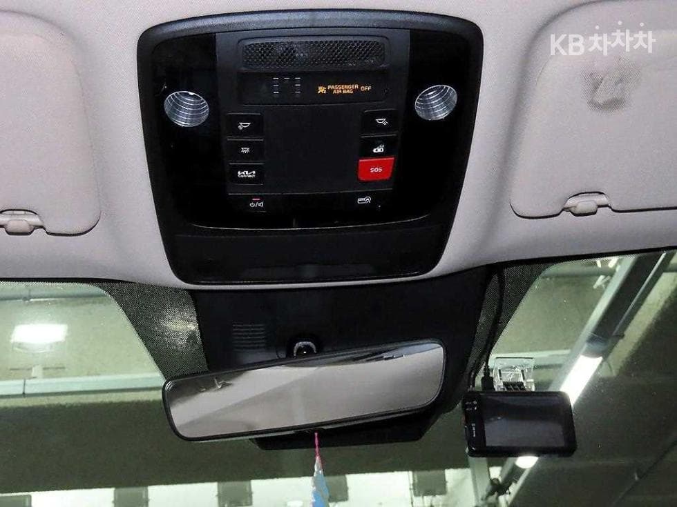 Kia Carnival 4th generationD2.2 9-seater Prestige - 16