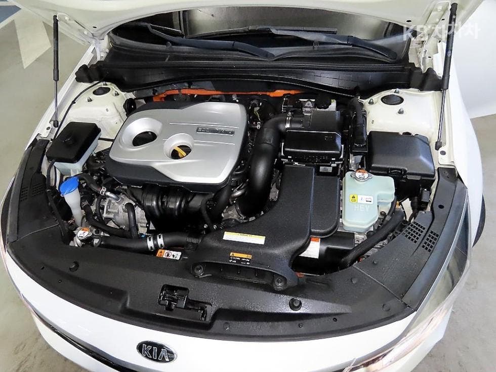 Kia K5 Hybrid Second generation2.0 Prestige - 17