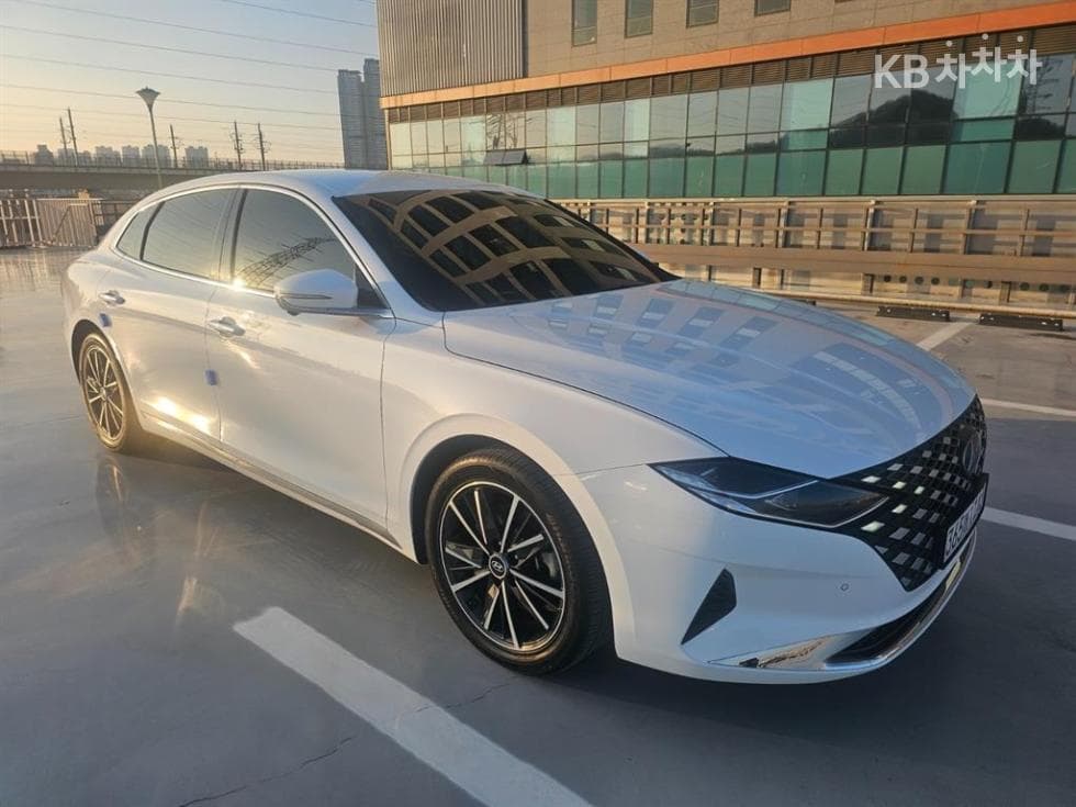 Hyundai The New (facelift) Grandeur (Azera)2.5 Le Blanc - 3