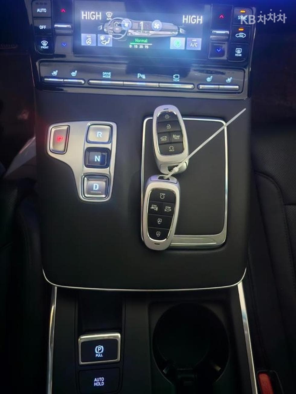 Hyundai The New (facelift) Grandeur (Azera)2.5 Le Blanc - 15