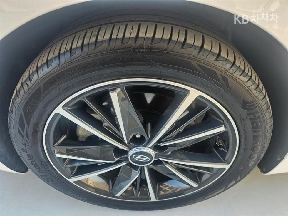 Hyundai The New (facelift) Grandeur (Azera)2.5 Le Blanc - 20