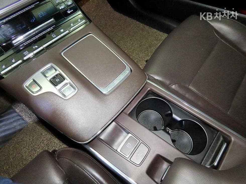 Hyundai The New (facelift) Grandeur (Azera) Hybrid2.4 Exclusive - 12