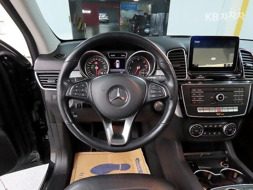 Mercedes-Benz GLE(W166)350 d 4Matic Standard - 9