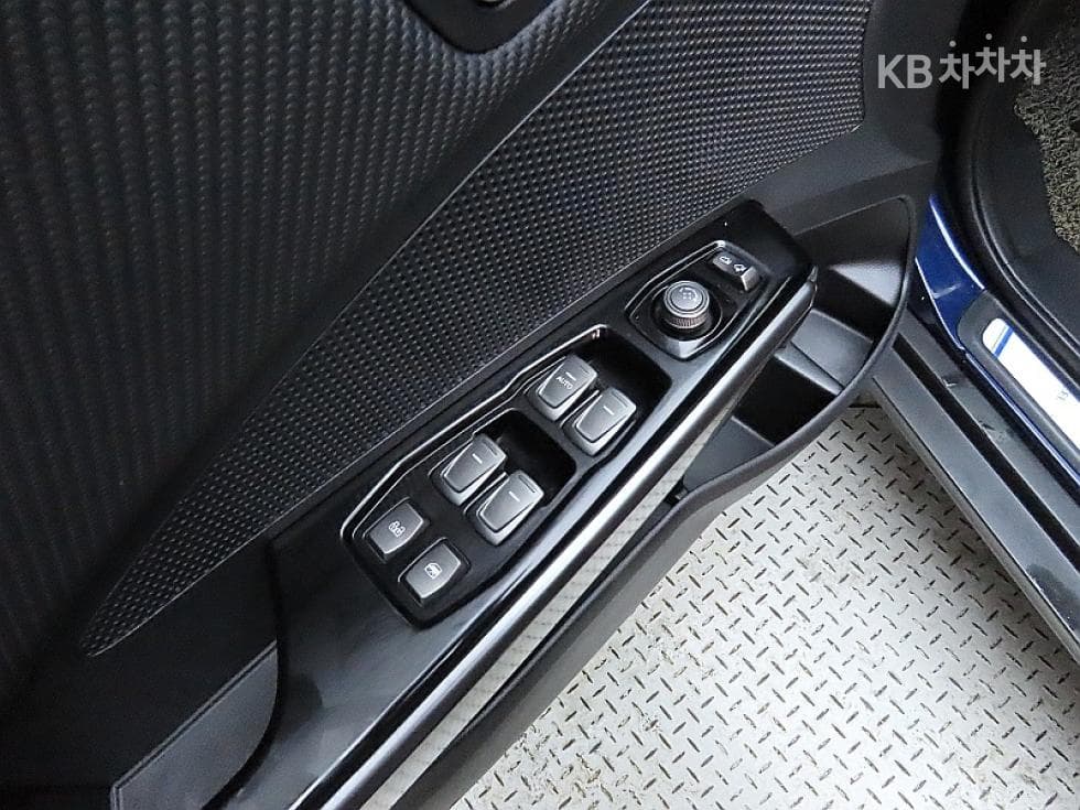 KG Mobility Very New (facelift/refresh; particularly for Tivoli) TivoliGasoline V5 2WD Standard - 13