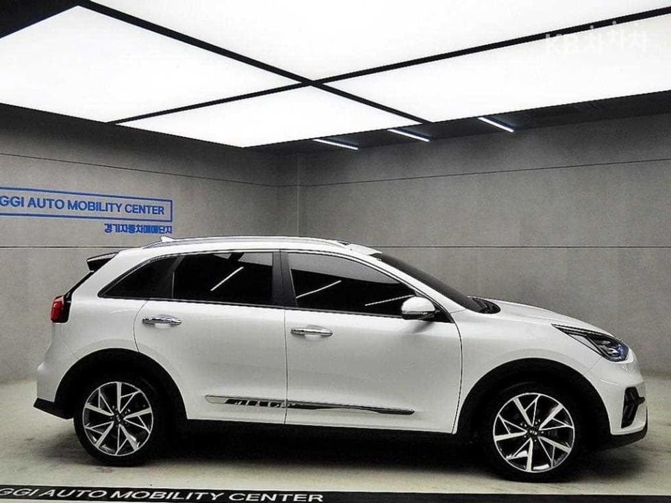 Киа The New (фейслифт) Ниро1.6 HEV Noblesse Специал (специален признак/издание) - 2