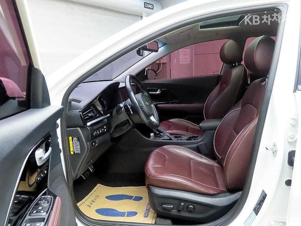 Киа The New (фейслифт) Ниро1.6 HEV Noblesse Специал (специален признак/издание) - 9