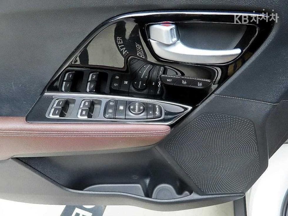 Киа The New (фейслифт) Ниро1.6 HEV Noblesse Специал (специален признак/издание) - 17