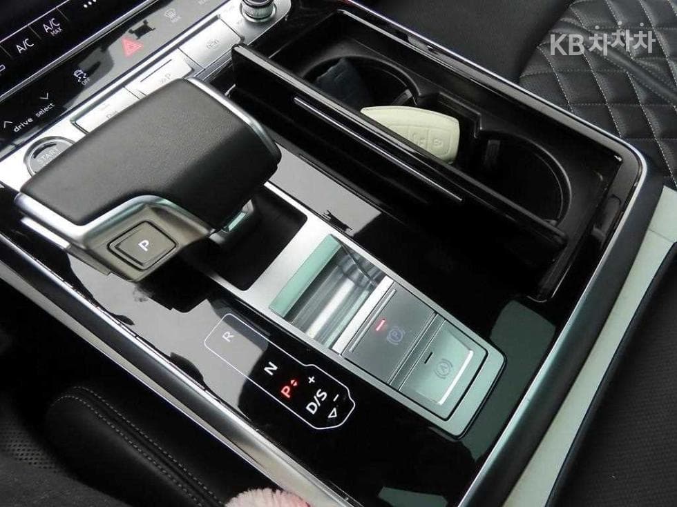 Audi New Q73.0 55 TFSI Quattro Premium - 10