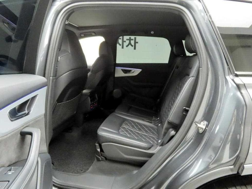 Audi New Q73.0 55 TFSI Quattro Premium - 12