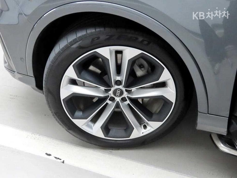 Audi New Q73.0 55 TFSI Quattro Premium - 19