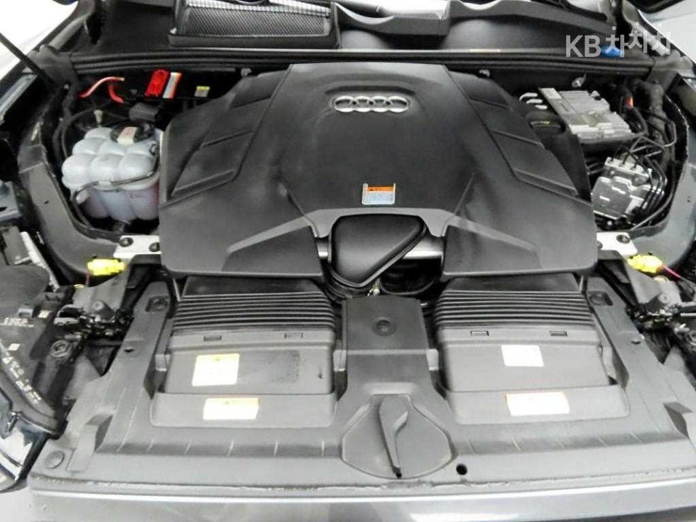 Audi New Q73.0 55 TFSI Quattro Premium - 20