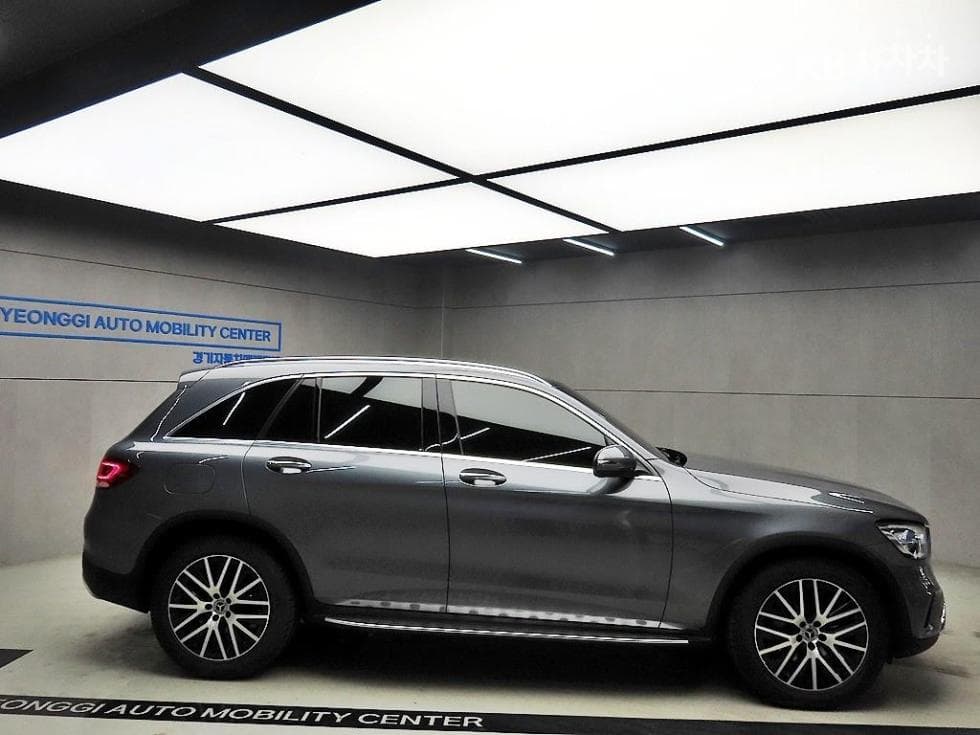 Mercedes-Benz GLC(X253)300 4Matic Standard - 2