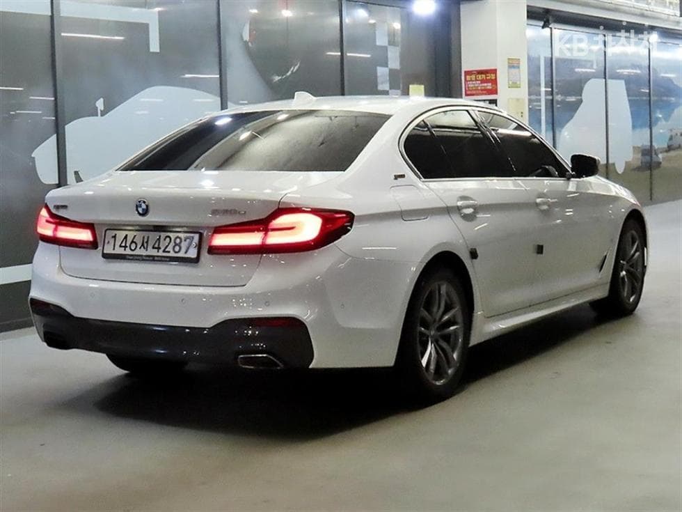 BMW 올New5 Series (G30)530e M Sport - 4