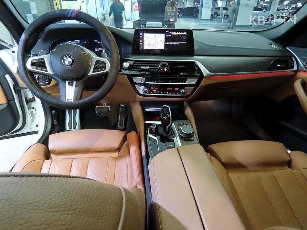 BMW 올New5 Series (G30)530e M Sport - 10
