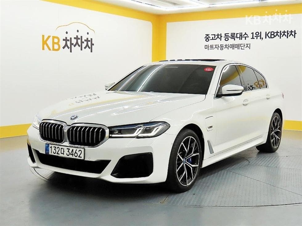 BMW 올New5 Series (G30) 530e M Sport - Image 1