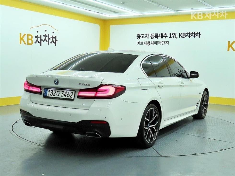 BMW 올New5 Series (G30)530e M Sport - 4