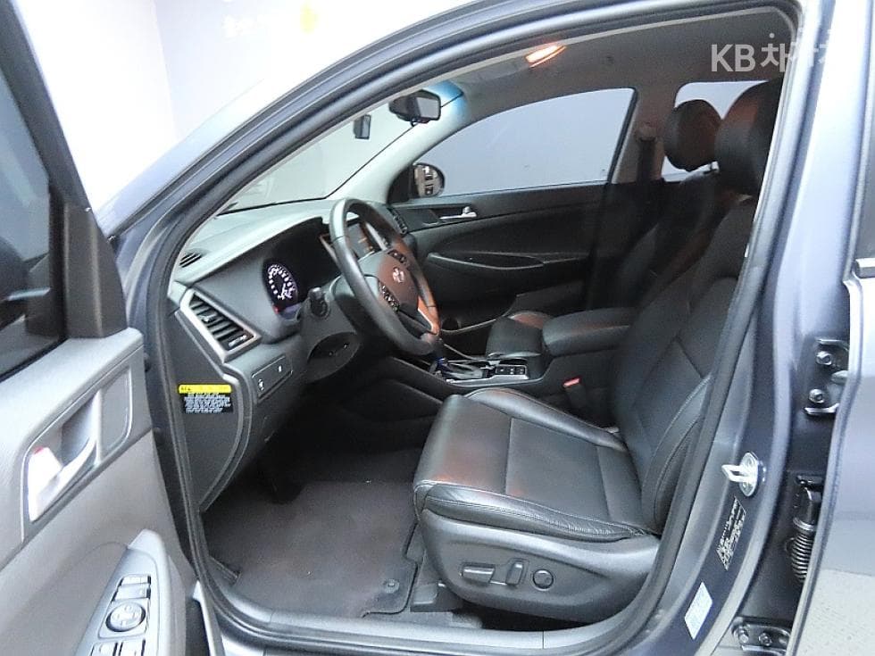 Hyundai All New TucsonDiesel(e-VGT R)2.0 2WD Modern - 10