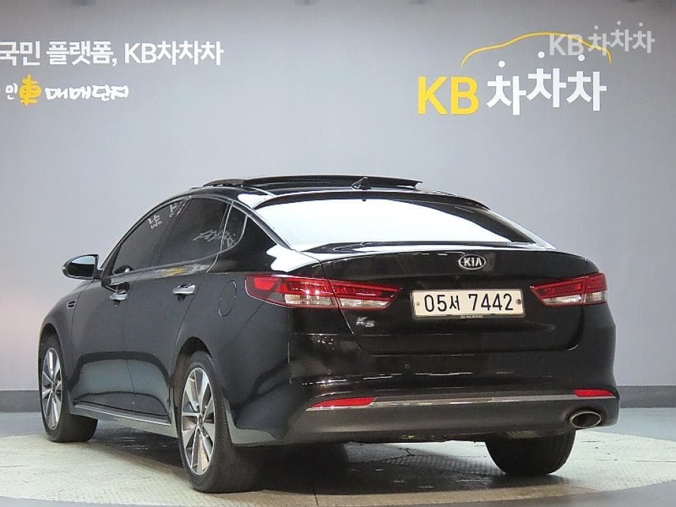 Kia K5 Second generationRental car 2.0 LPI SX Noblesse - 4