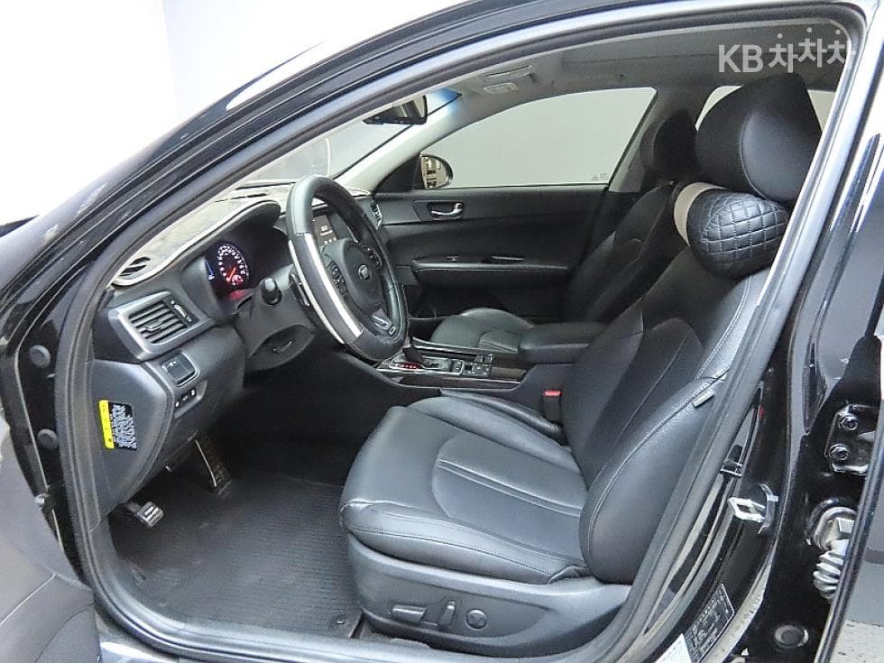Kia K5 Second generationRental car 2.0 LPI SX Noblesse - 10