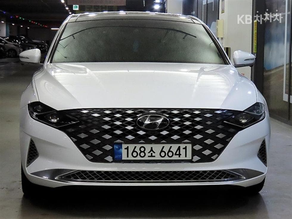 Hyundai The New (facelift) Grandeur (Azera)2.5 Calligraphy - 2