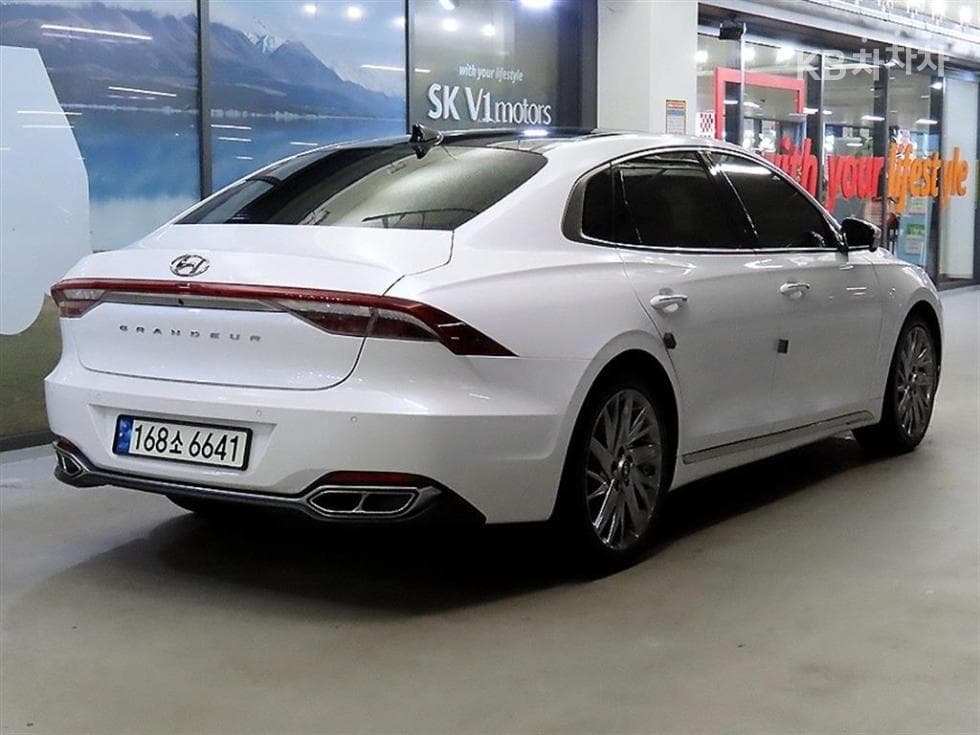 Hyundai The New (facelift) Grandeur (Azera)2.5 Calligraphy - 4