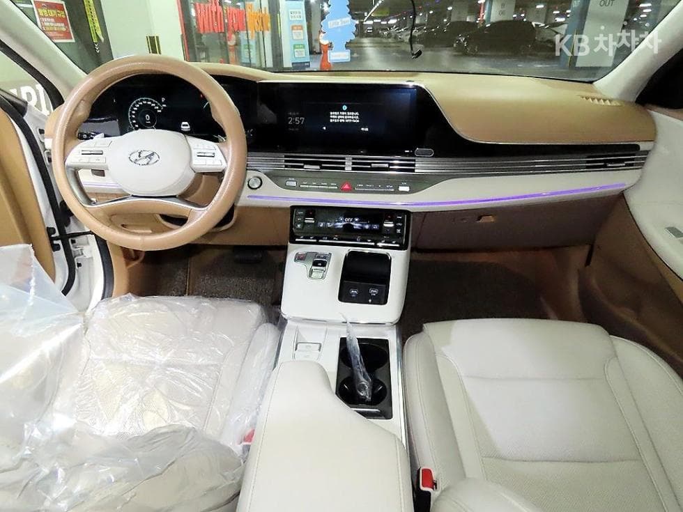 Hyundai The New (facelift) Grandeur (Azera)2.5 Calligraphy - 10