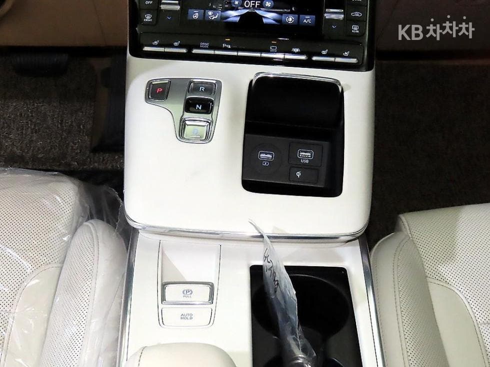 Hyundai The New (facelift) Grandeur (Azera)2.5 Calligraphy - 12