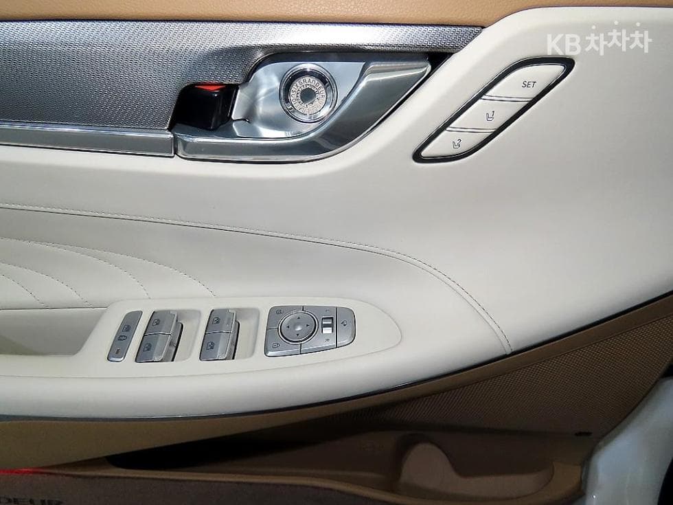 Hyundai The New (facelift) Grandeur (Azera)2.5 Calligraphy - 13