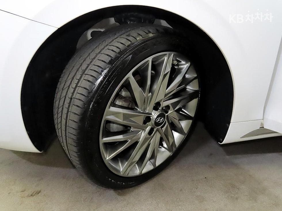 Hyundai The New (facelift) Grandeur (Azera)2.5 Calligraphy - 20
