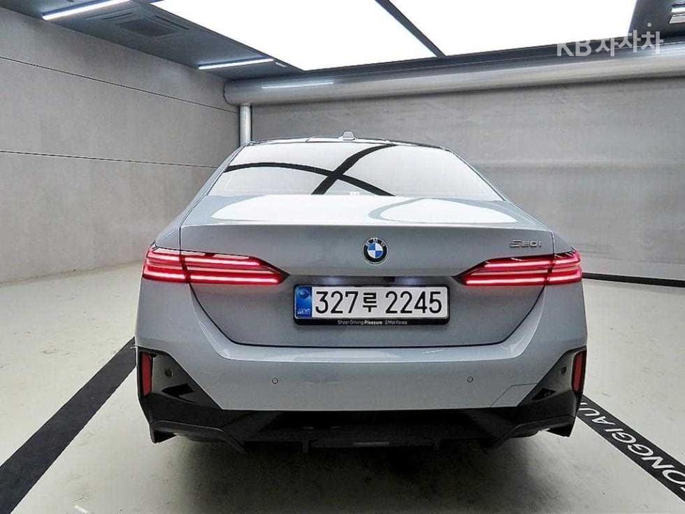 BMW New5 Series(G60)520i M Sport - 3
