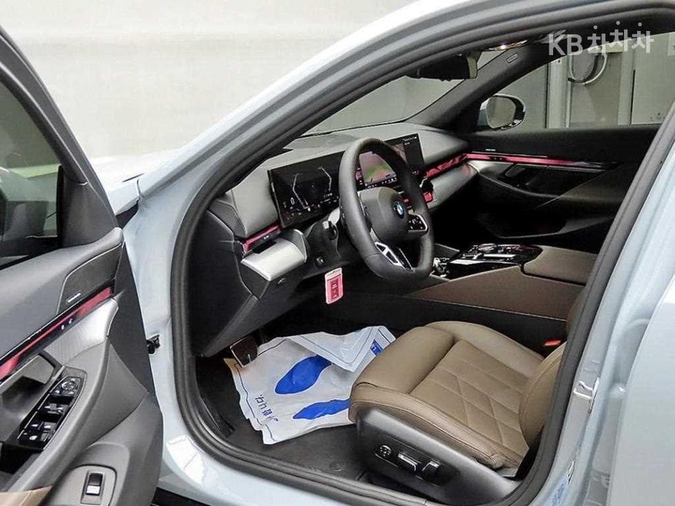 BMW New5 Series(G60)520i M Sport - 5