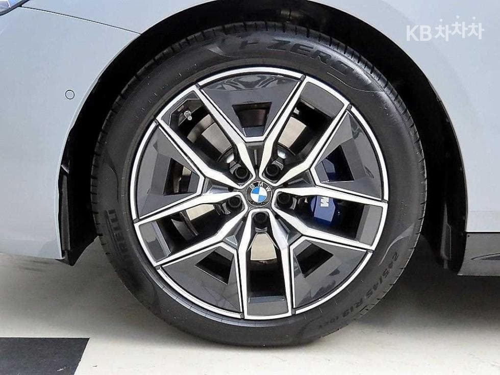 BMW New5 Series(G60)520i M Sport - 20