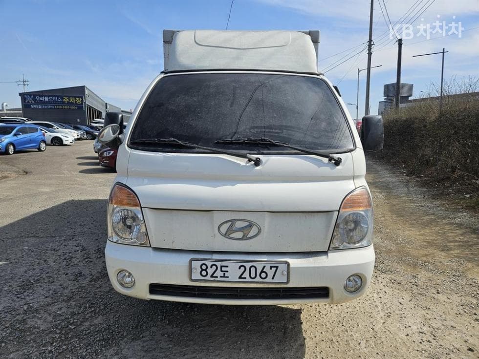 Hyundai Porter 2Extra Long Super Cab CRDi DLX Standard - 2