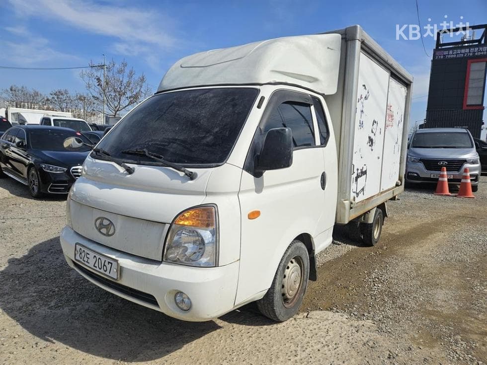 Hyundai Porter 2Extra Long Super Cab CRDi DLX Standard - 3