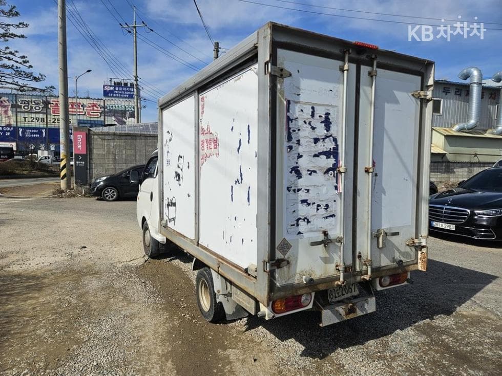 Hyundai Porter 2Extra Long Super Cab CRDi DLX Standard - 4