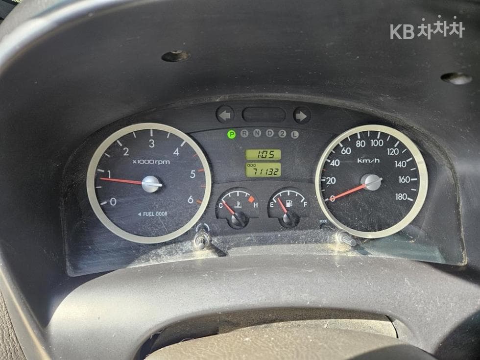 Hyundai Porter 2Extra Long Super Cab CRDi DLX Standard - 9