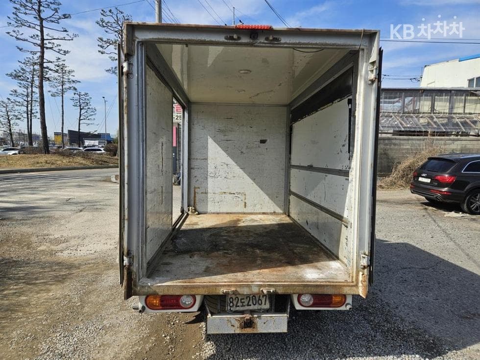 Hyundai Porter 2Extra Long Super Cab CRDi DLX Standard - 12