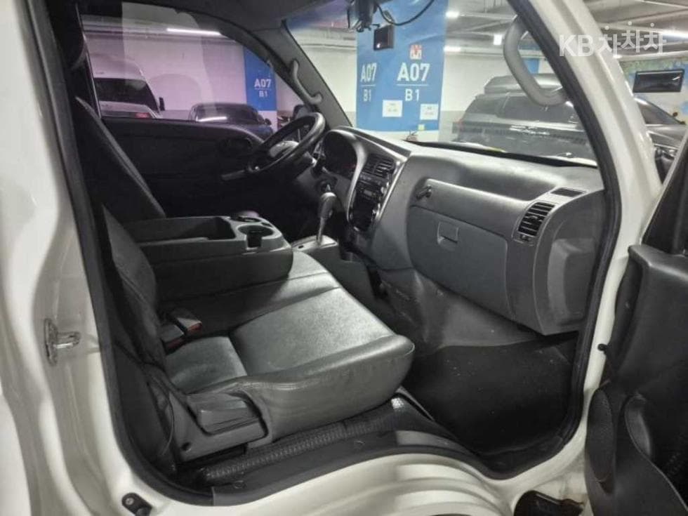 Kia Bongo 3 (light truck)워크스루Van - 8