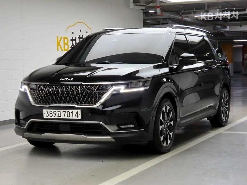 Kia Carnival 4th generationD2.2 9-seater Signature - 2