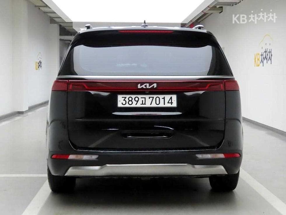 Kia Carnival 4th generationD2.2 9-seater Signature - 3