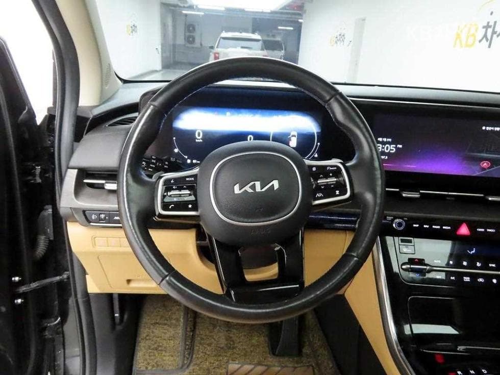 Kia Carnival 4th generationD2.2 9-seater Signature - 7