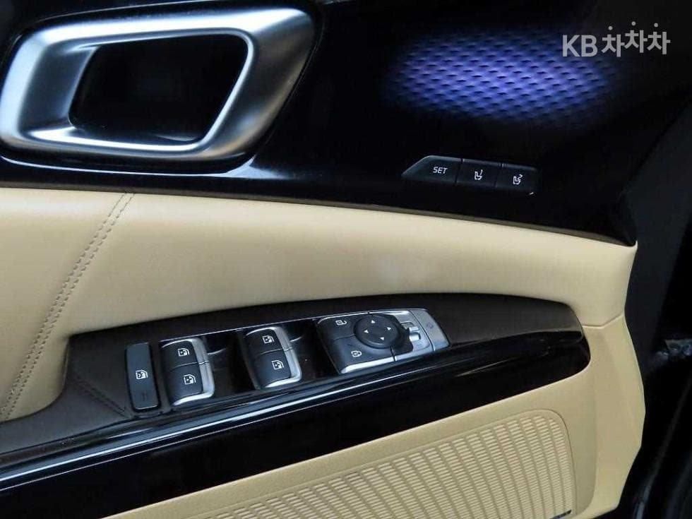 Kia Carnival 4th generationD2.2 9-seater Signature - 11