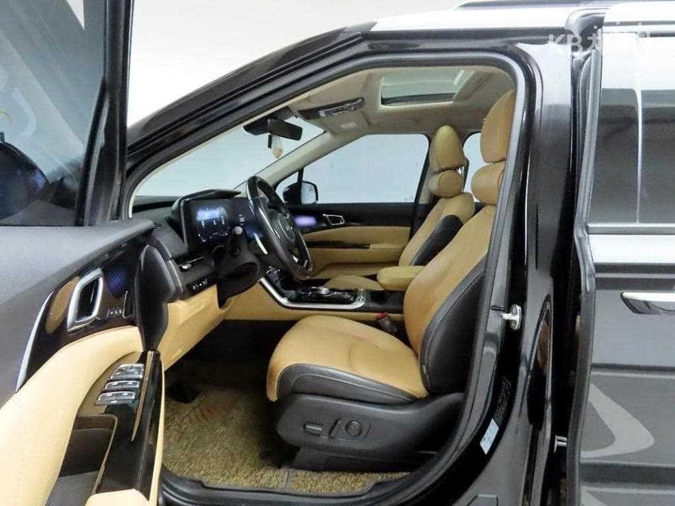 Kia Carnival 4th generationD2.2 9-seater Signature - 13