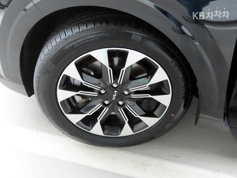 Kia Carnival 4th generationD2.2 9-seater Signature - 19